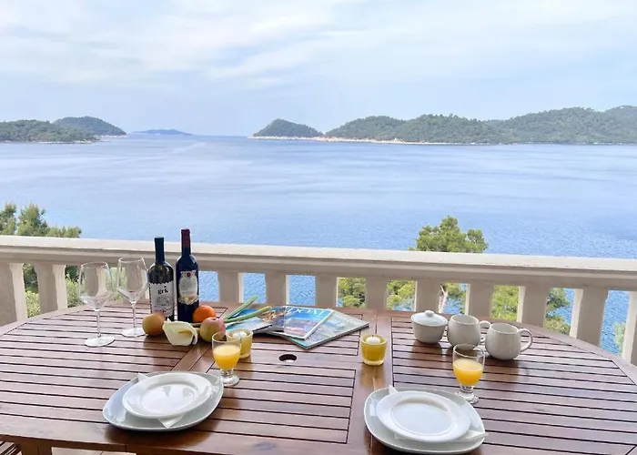 Daire Terrace With Panoramic Seaview