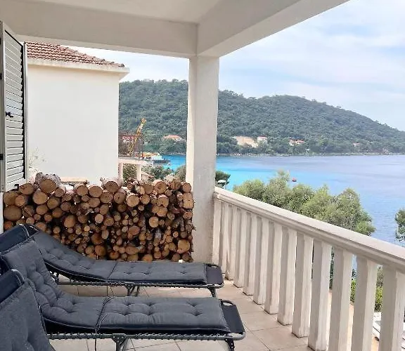 Daire Terrace With Panoramic Seaview Uble