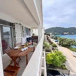 アパート Terrace With Panoramic Seaview Ubli