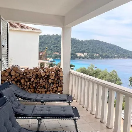 Daire Terrace With Panoramic Seaview Uble